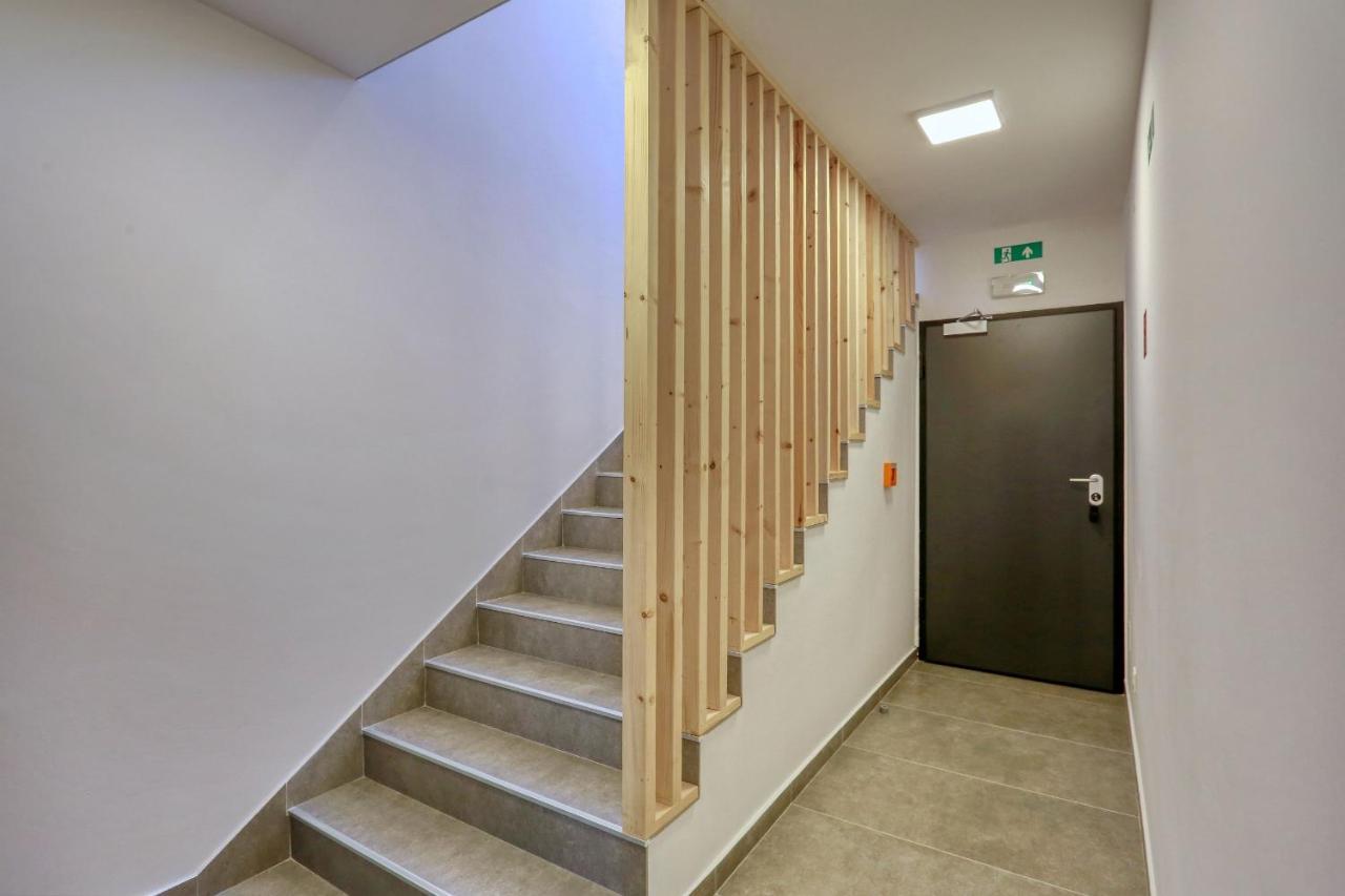 Luxury Apartments Hills Вир Екстер'єр фото