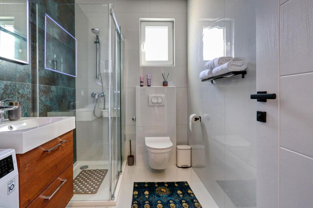 Luxury Apartments Hills Вир Екстер'єр фото