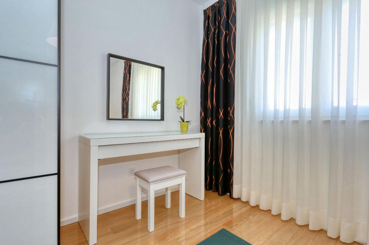 Luxury Apartments Hills Вир Екстер'єр фото
