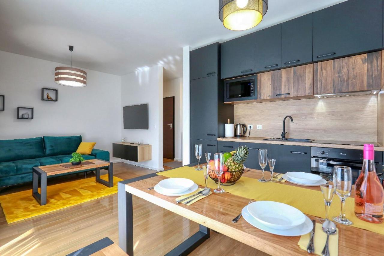 Luxury Apartments Hills Вир Екстер'єр фото