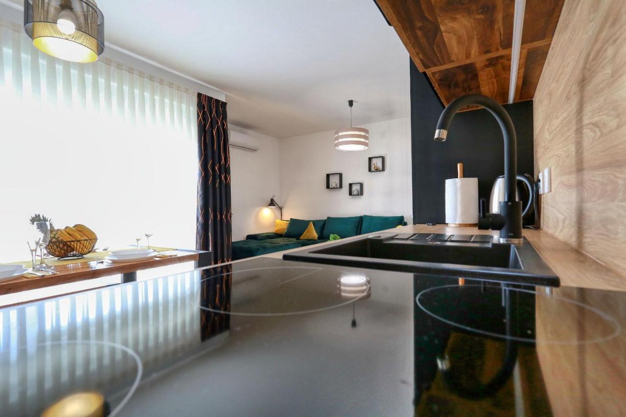 Luxury Apartments Hills Вир Екстер'єр фото