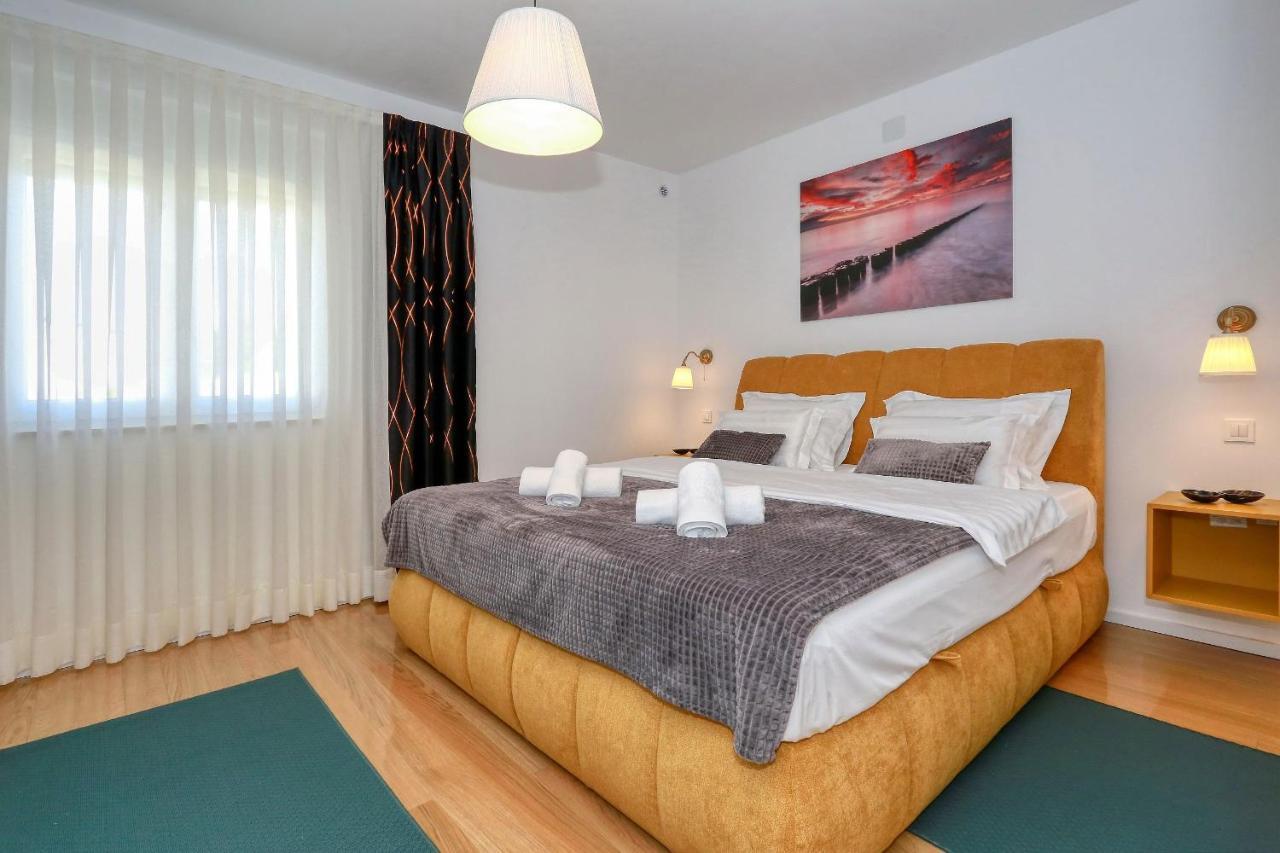Luxury Apartments Hills Вир Екстер'єр фото
